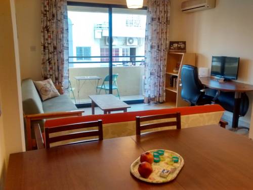 Фото 
Penelopi Court Apartment
