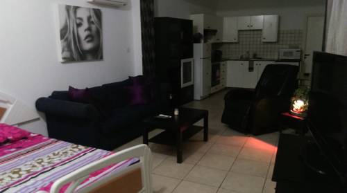 Фото 
Ria Studio Apartment
