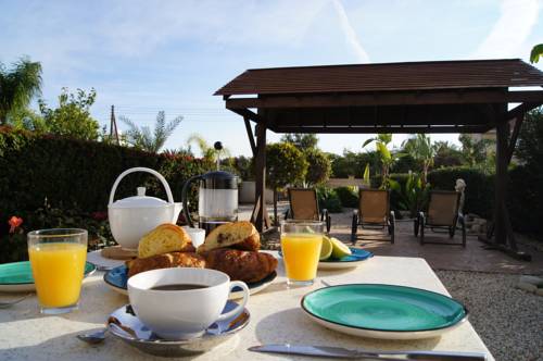 Фото 
Okeanos Beach Hotel
