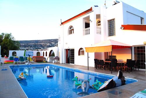 Фото 
Water&#39;s Edge Villa
