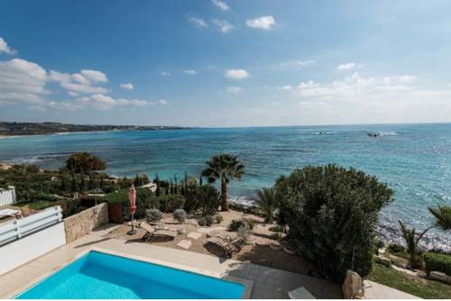 Фото 
Coral Bay Sunlight Villa
