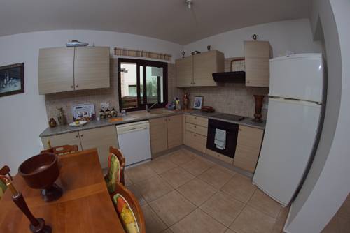 Фото 
Athena Apartment
