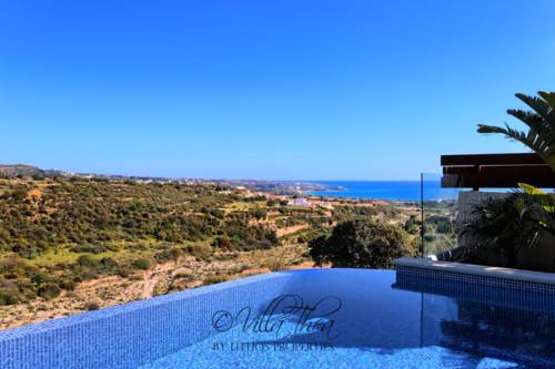 Фото 
Ampelokipi Holiday Apartments
