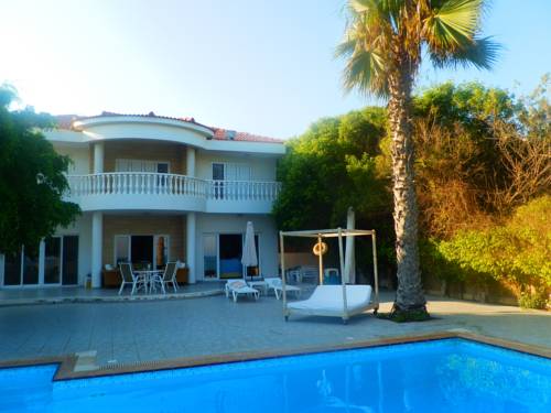 Фото 
Beach Villa Pantheon
