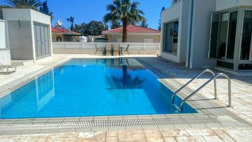 Фото 
Pomos Panoramic Villa
