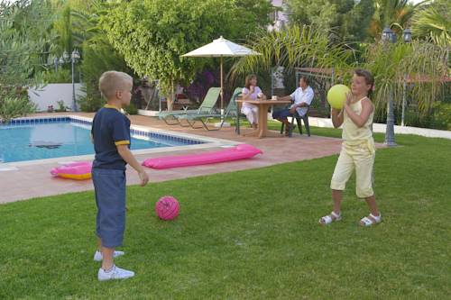 Фото 
Enipnion Apartments
