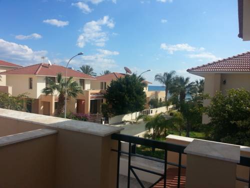 Фото 
Villa Waves
