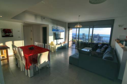 Фото 
English Country House
