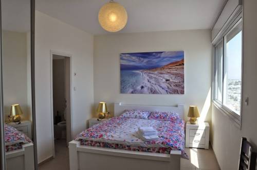 Фото 
Two rooms apartment on the seaside
