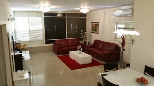 Фото 
Three Bedroom Residential Apartment
