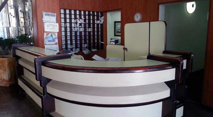 Фото 
Lake Apartments
