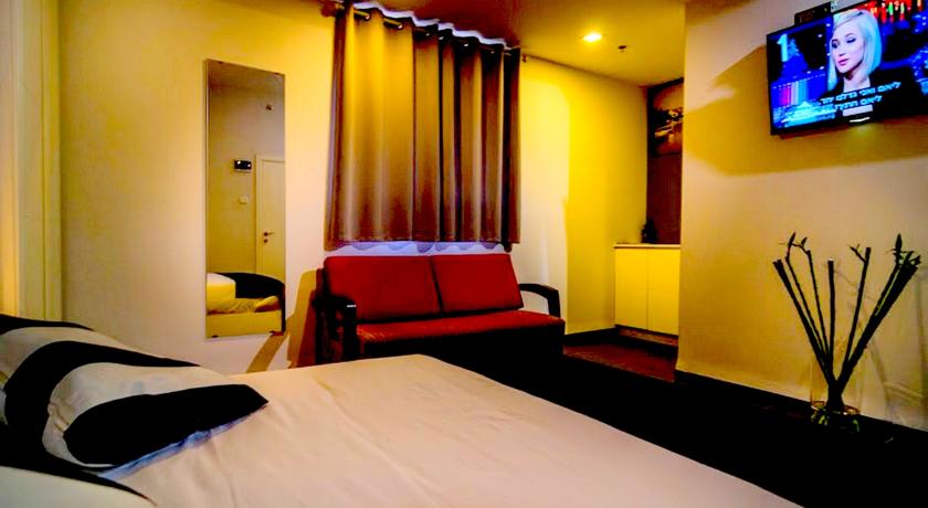 Фото 
Magnificent Down Town Suite
