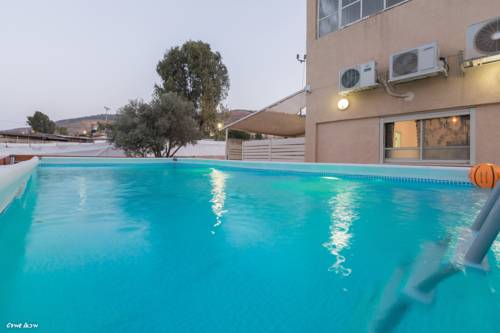 Фото 
Beautiful Sunshine Sea of Galilee View Apartment
