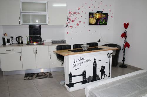 Фото 
Ahuzat Haosher Guest House
