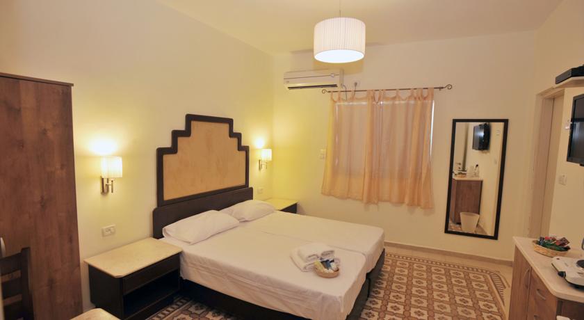 Фото 
Raphael Apartments
