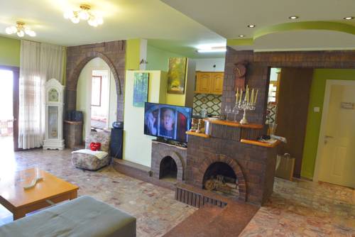 Фото 
Herzliya Pituah New Villa
