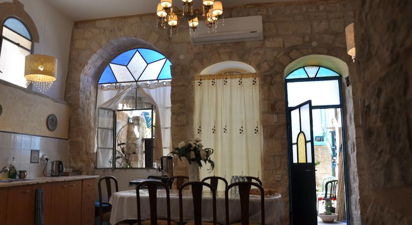 Фото 
Luxurious Beachfront Penthouse
