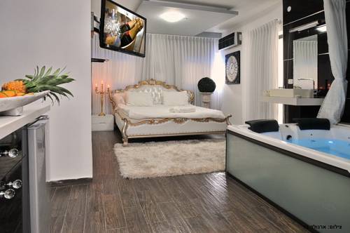 Фото 
Ashdod Mediterranean Apartment
