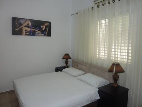 
Gil&#39;s Guest Rooms
