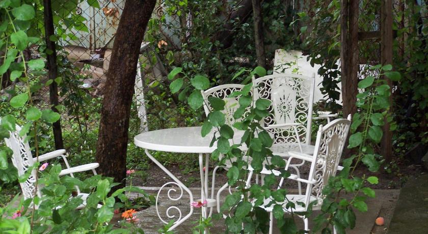 Фото 
Hostel Garden House
