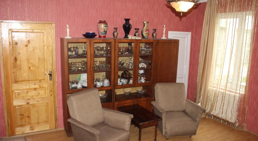 Фото 
Borjomi Park Guest House
