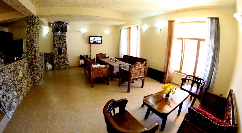 Фото 
Zura&#39;s Guest House
