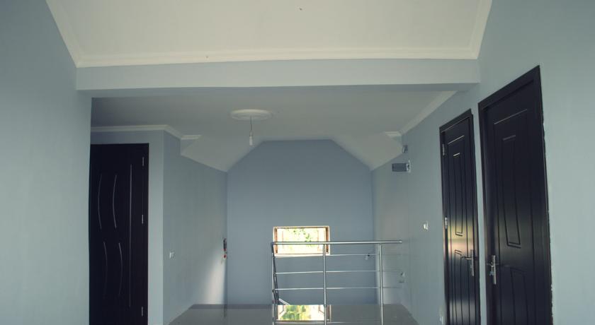 Фото 
Wooden Cottage
