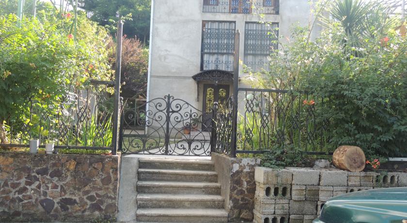 Фото 
Mgzavrebi Batumi-Gonio Hotel
