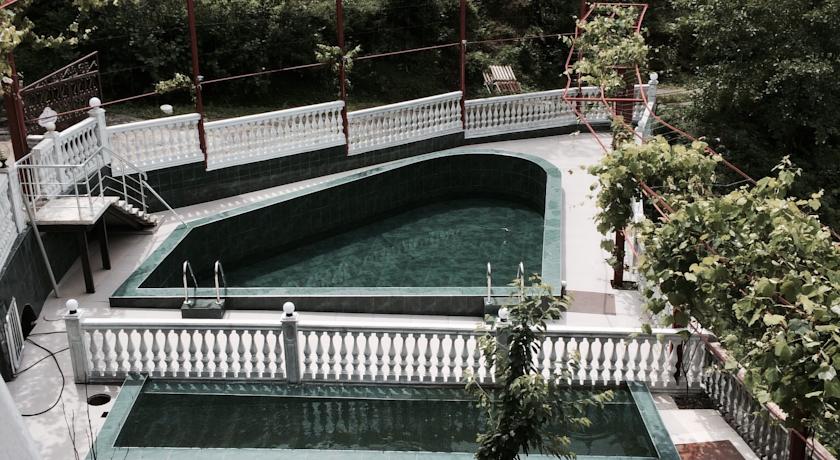 Фото 
Ureki Guest House
