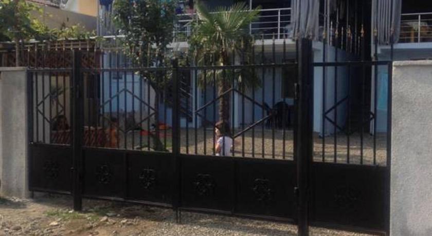 Фото 
Burji Guest House
