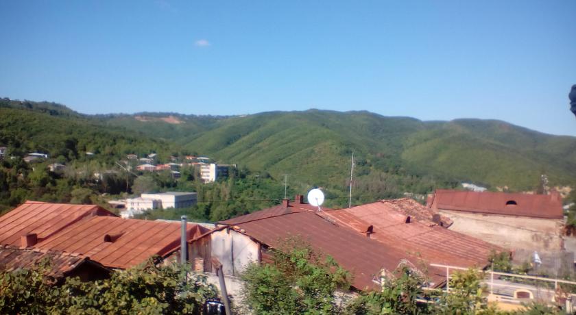 Фото 
Omsi House
