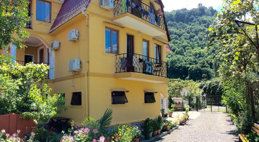 Фото 
Hotel Queen
