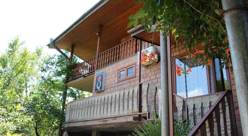 Фото 
White Hotel
