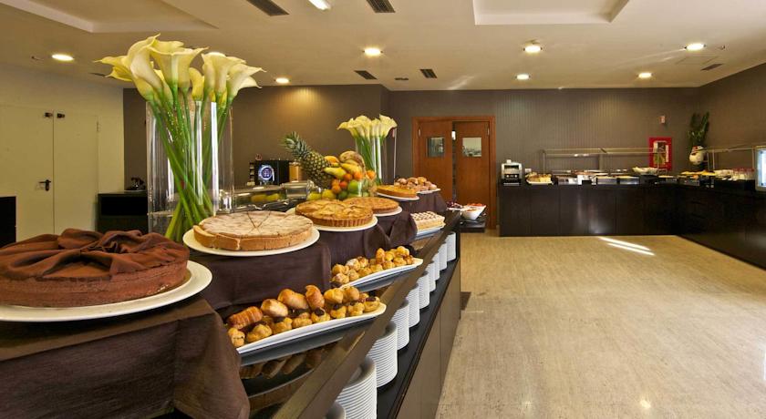 Фото 
Rocco Forte Hotel Savoy
