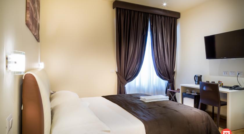 Фото 
Hotel L&#39;Orologio
