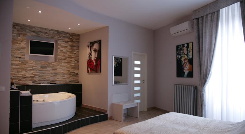 Фото 
Hotel Croce Di Malta
