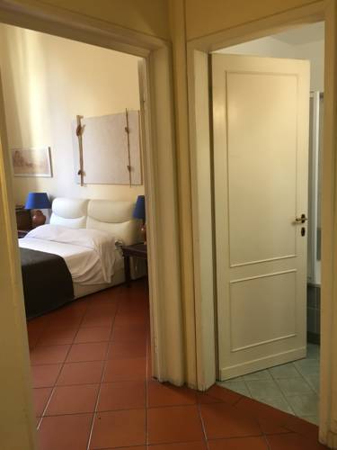 Фото 
Uptown Palace
