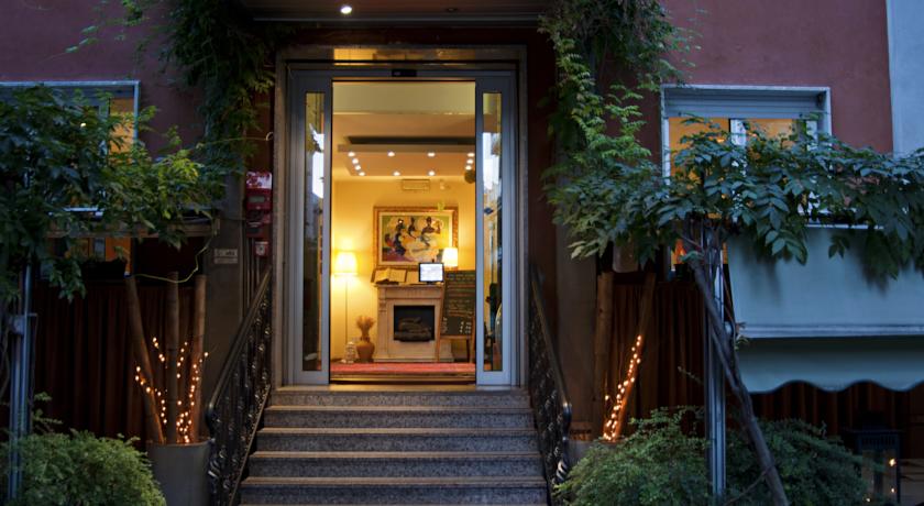 Фото 
Hotel Londra Palace
