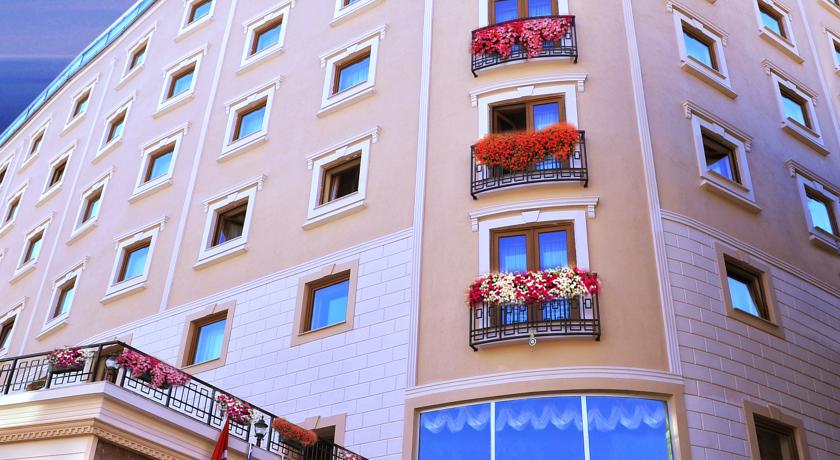 Фото 
Usta Park Hotel
