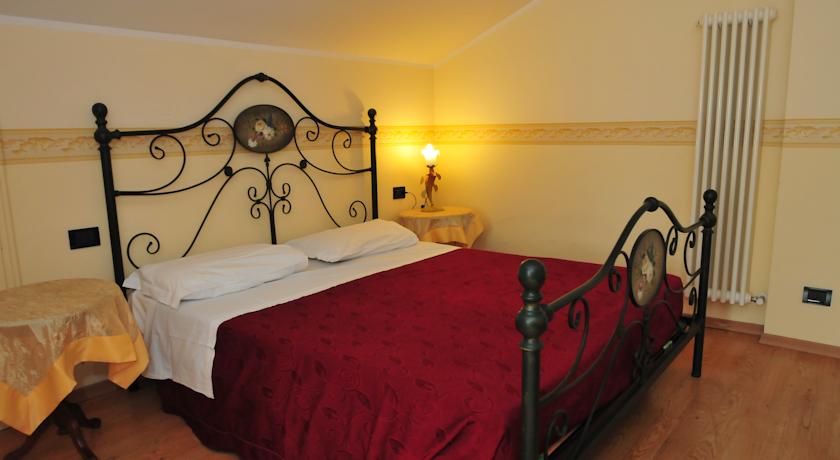 Фото 
Grand Hotel Vesuvio
