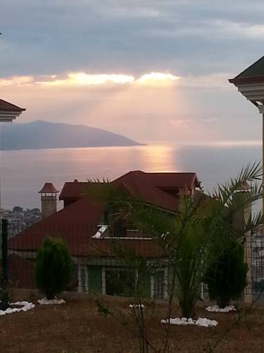 Фото 
Point House 3 Family Villa
