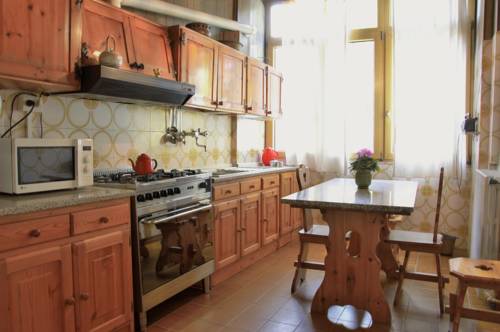 Фото 
Lady Capulet Apartments
