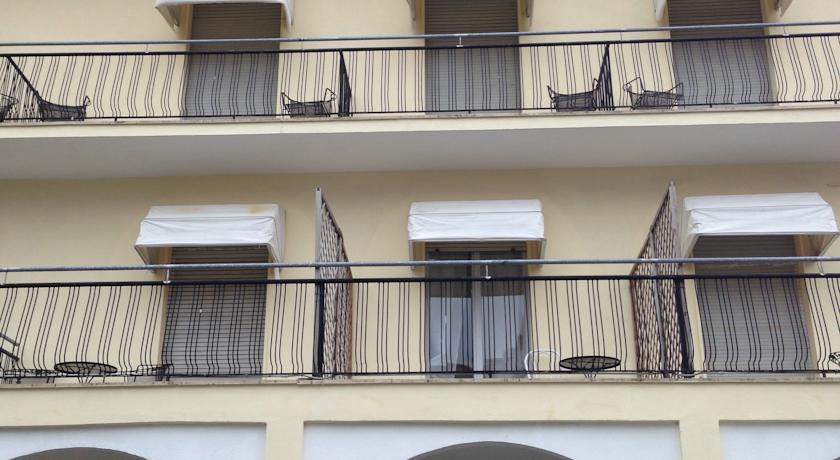 Фото 
Hotel Aurora
