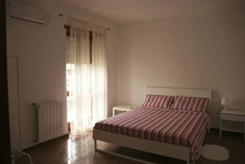 Фото 
NH Bologna De La Gare
