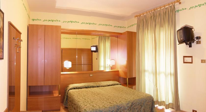 Фото 
La Pensione Svizzera
