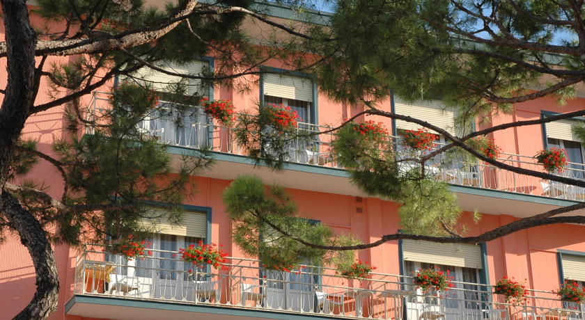 Фото 
Excelsior Palace Hotel
