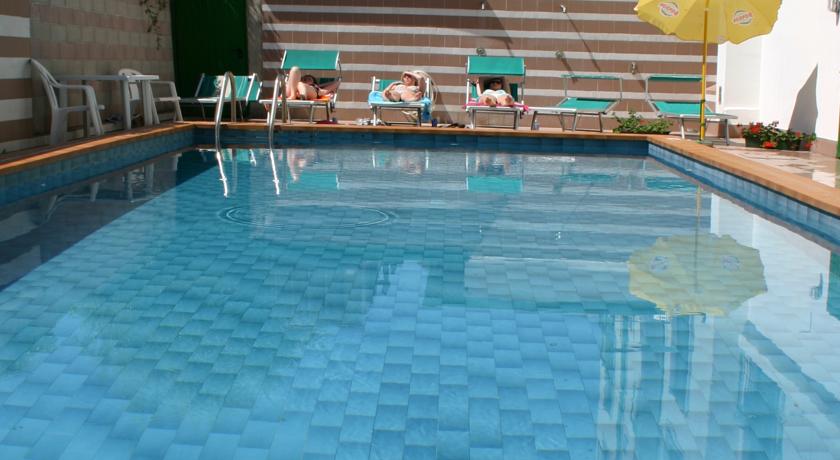 Фото 
Taormina Park Hotel
