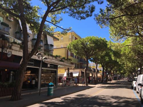 Фото 
Taormina Garden Hotel
