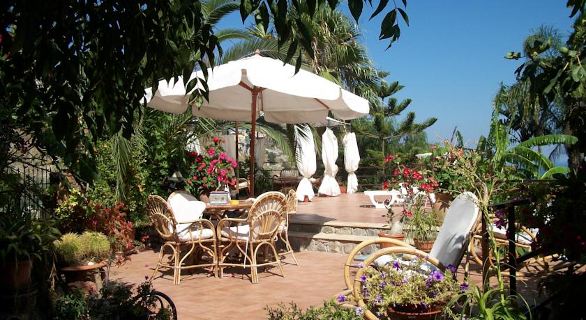 Фото 
Seafront Apartments Gardenhouse
