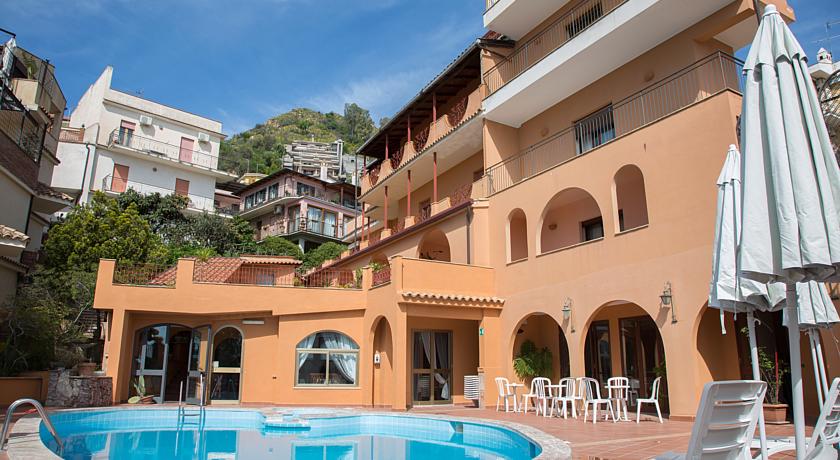 Фото 
GombitHotel
